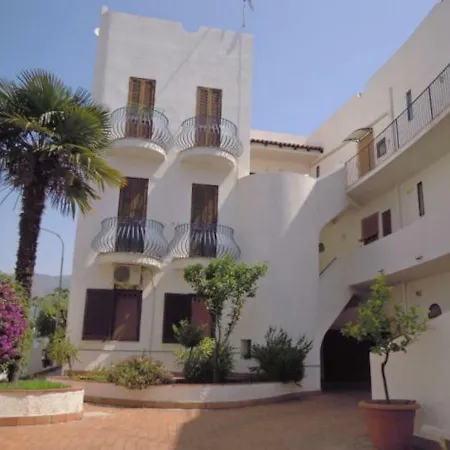 Greta's House * 지아르디니낙소스