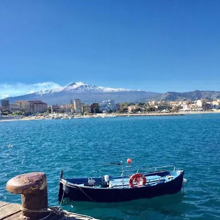 펜션 Greta's House 지아르디니낙소스