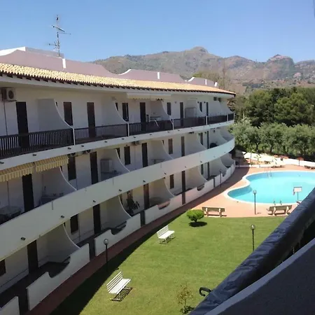 펜션 Greta's House 지아르디니낙소스